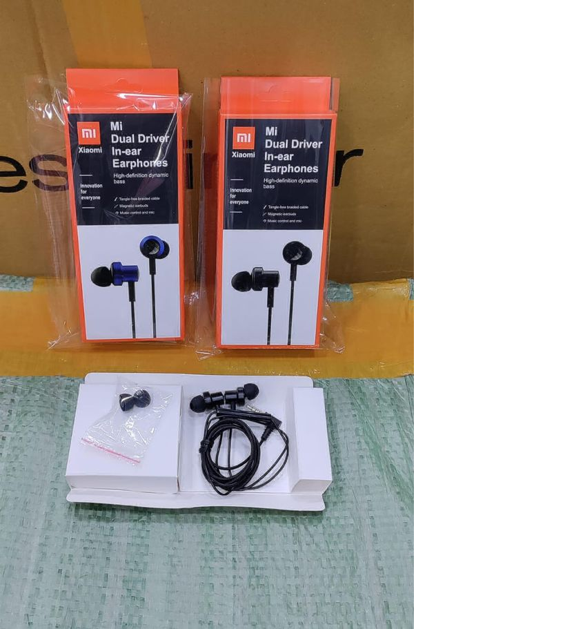 Mi Dual In Earphone OG Wholsale b2b wolsale.com