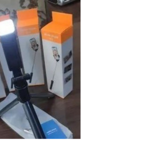 R1s Selfie Strick Wholesale b2b wolsale.com